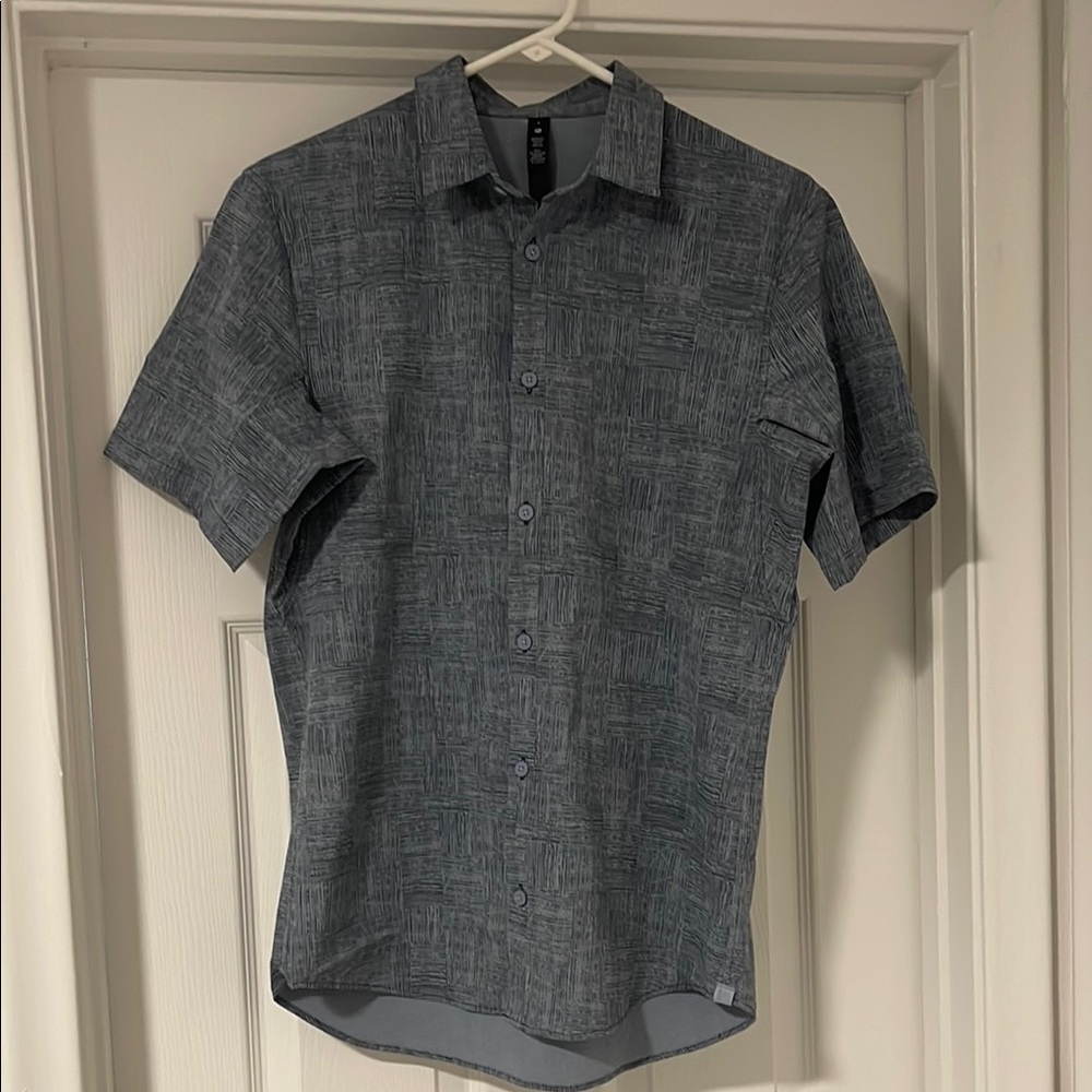 lululemon athletica Men's Textured Gray Button Down Shirt